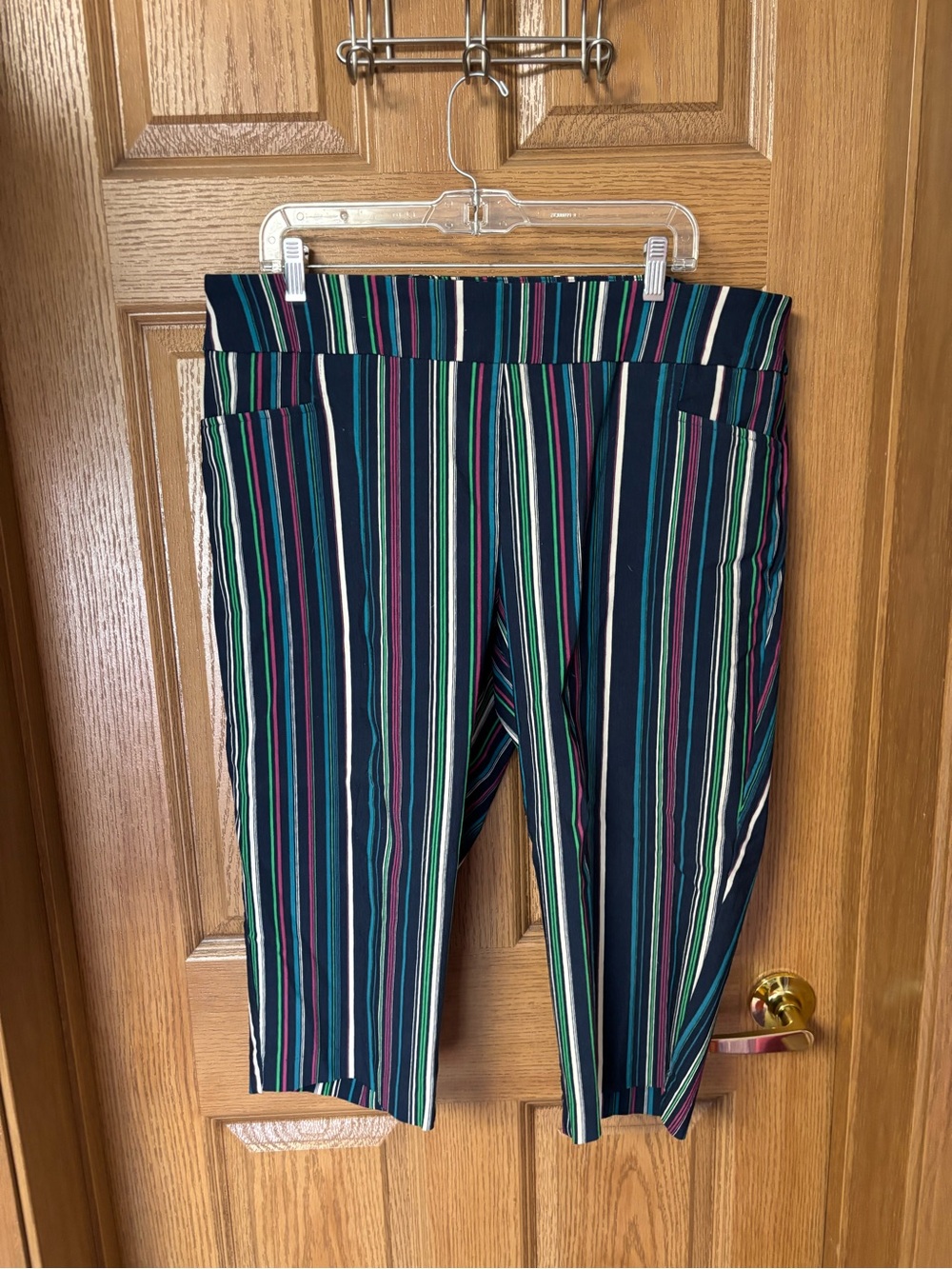 BLUE STRETCH CAPRIS
